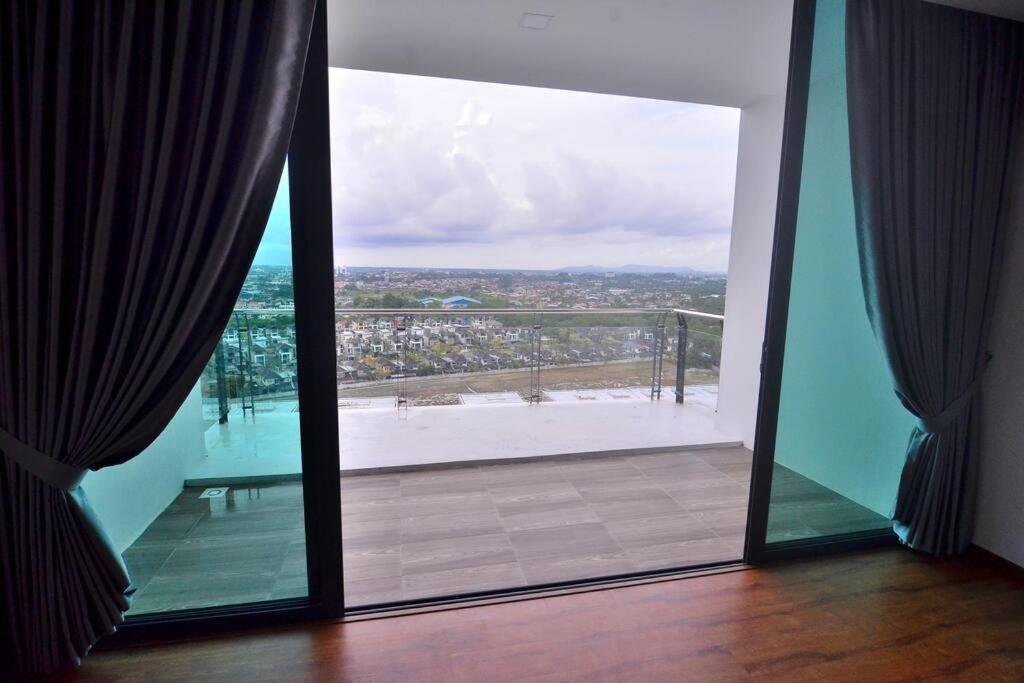 Lovely Vivamall City View With 2 Card Lv12 Kuching Exteriér fotografie